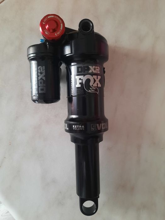 Vând shock fox dpx2 (amortizor)