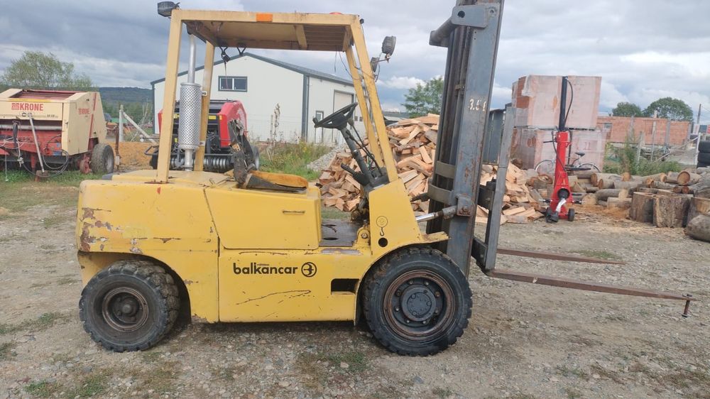 Vând motostivuitor Balkancar 3.5T!