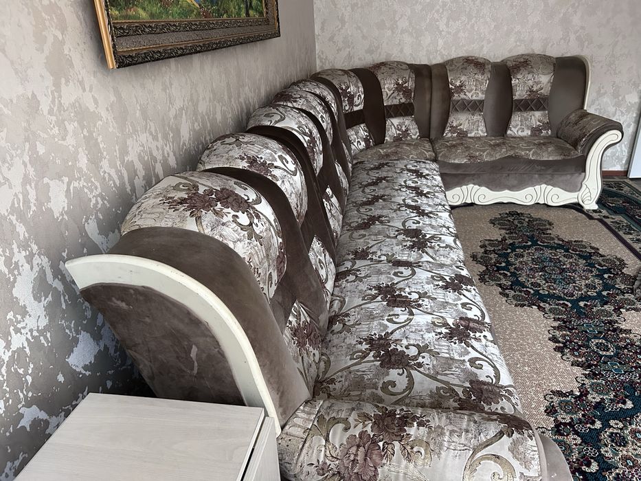 Диван в гостинную