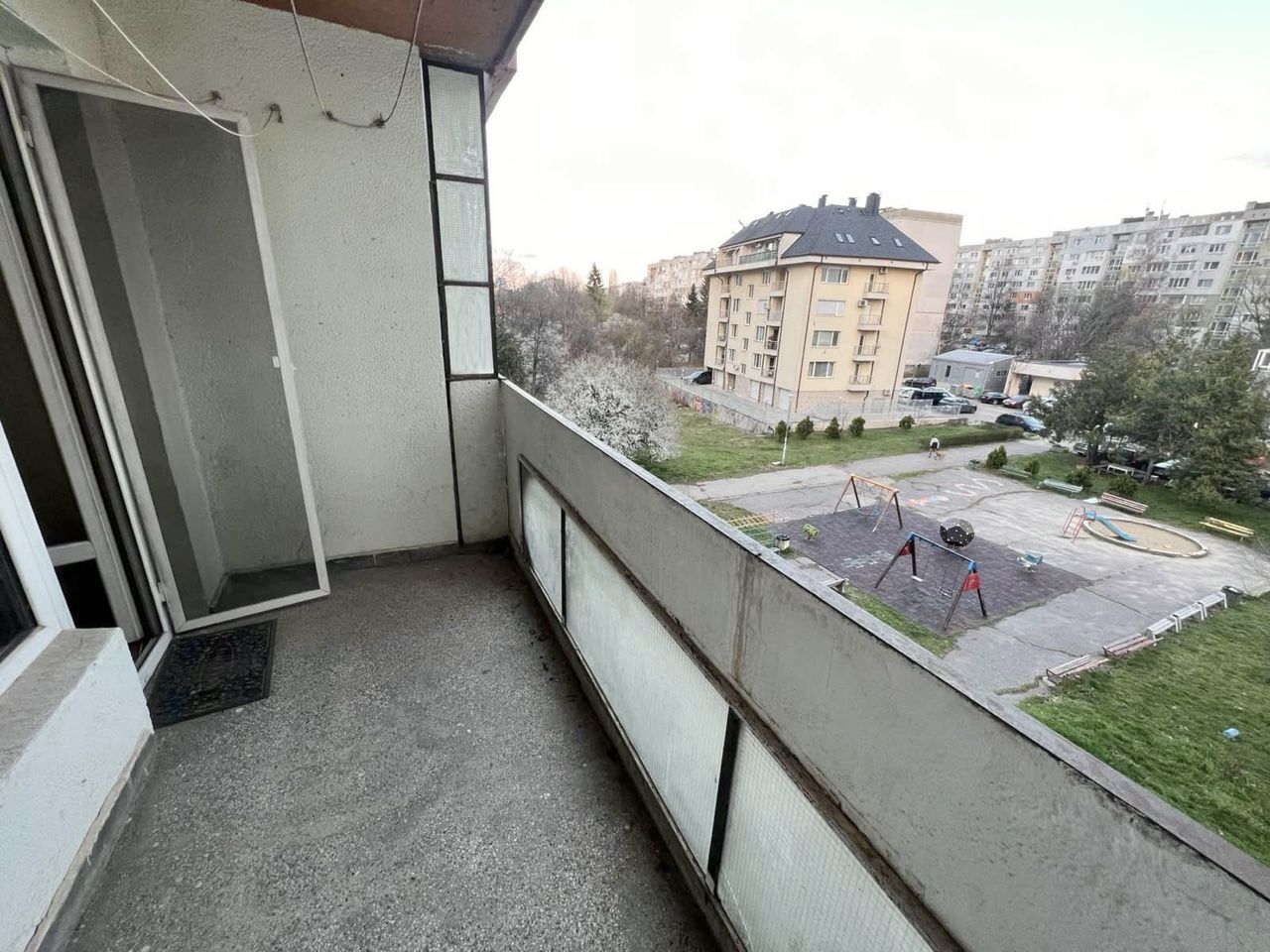 Дава се под наем Тристаен апартамент в София, Дианабад - 70 кв.м за 459 € - Снимка #3