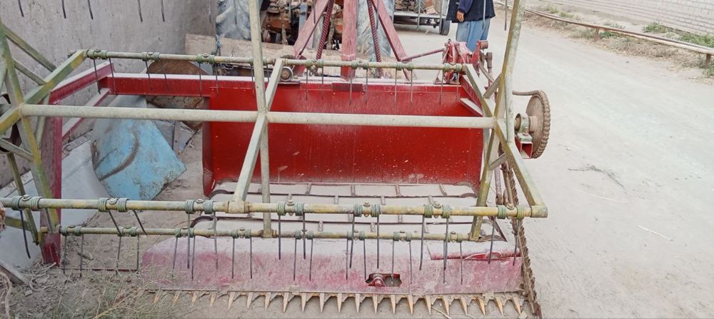 Traktor sotiladi holati yaxshi