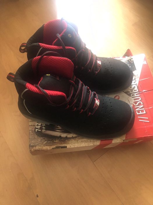 Обувки INTRAS Original