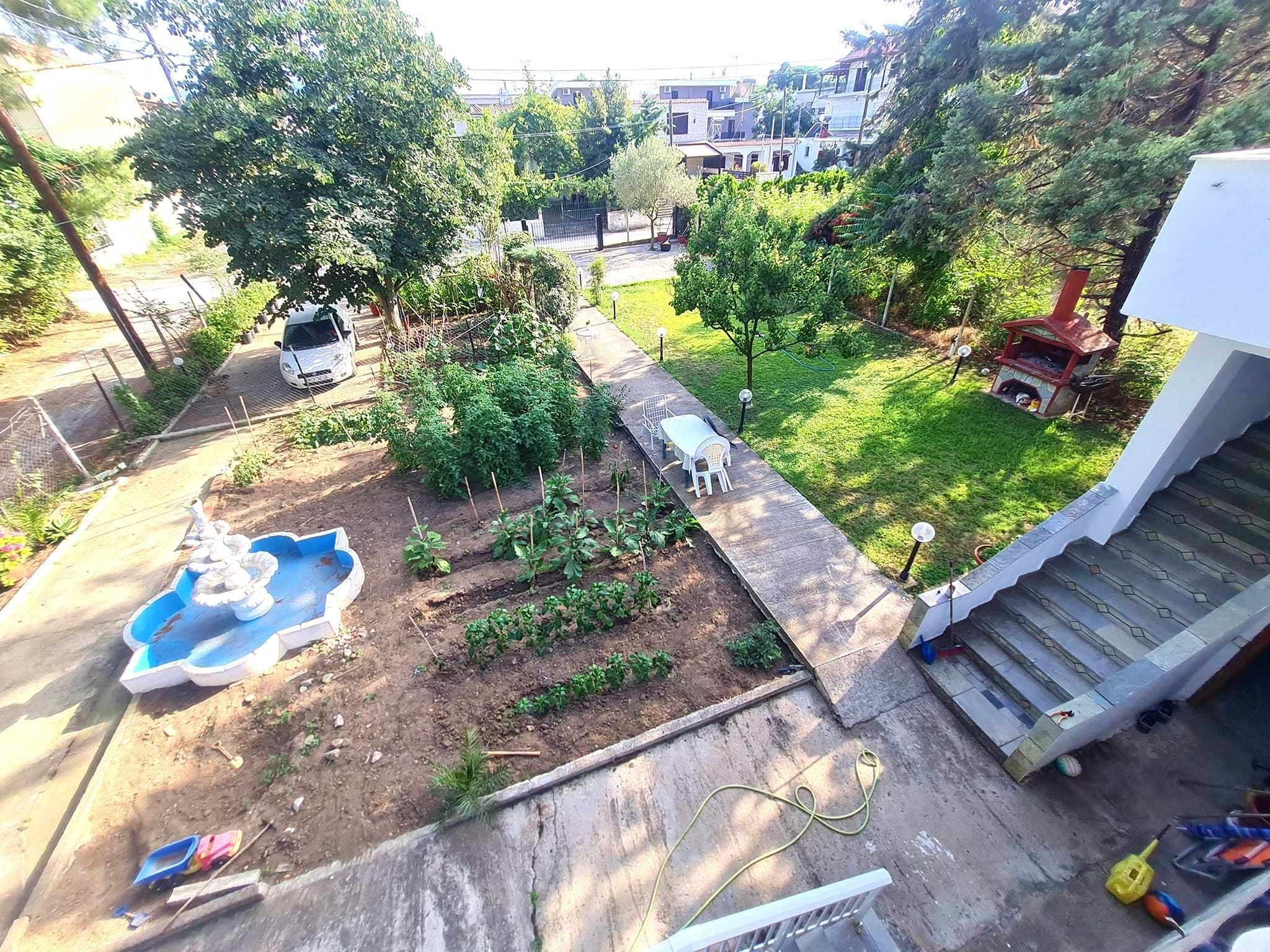 Продава къща с гледка към морето 240м2 двор 580м2 в Аспровалта, Гърция