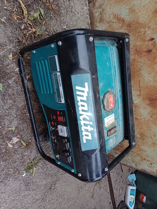 Бензиновый генератор, Makita