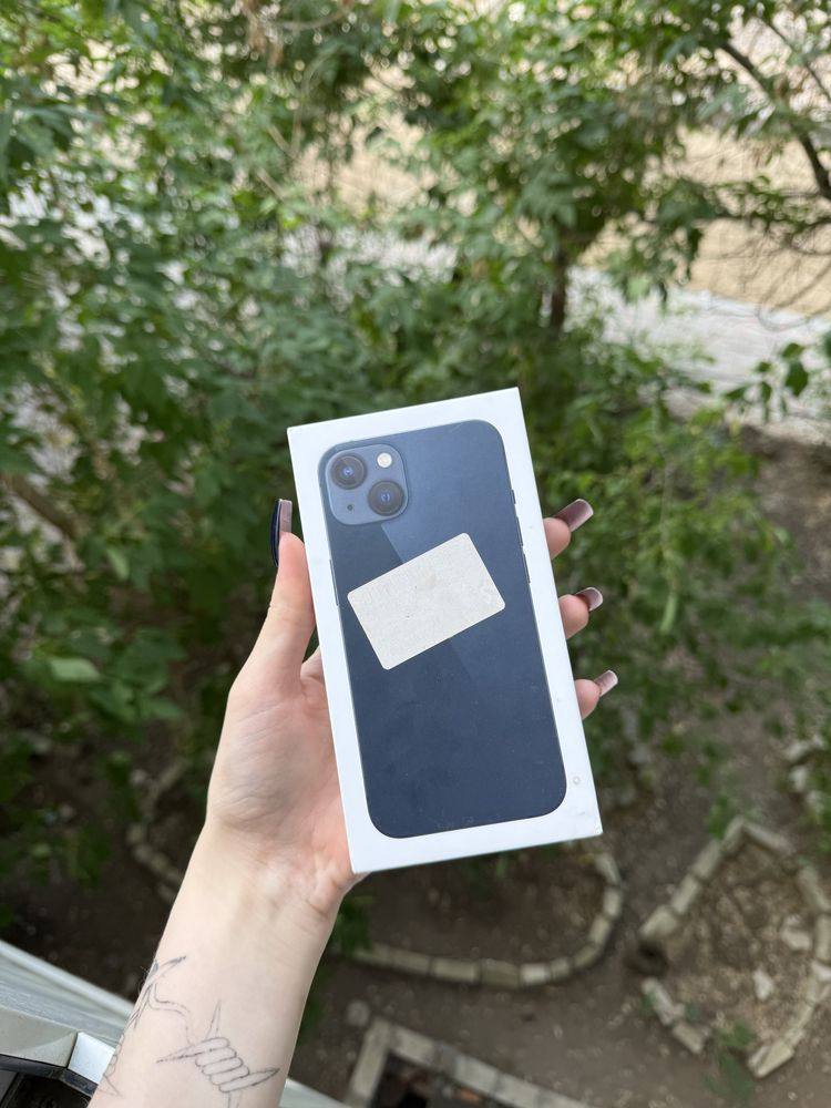 iPhone 13, Midnight, 128 GB