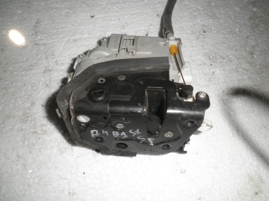 Incuietoare / Broasca Stanga Spate Audi A4 B9 8x0839015e