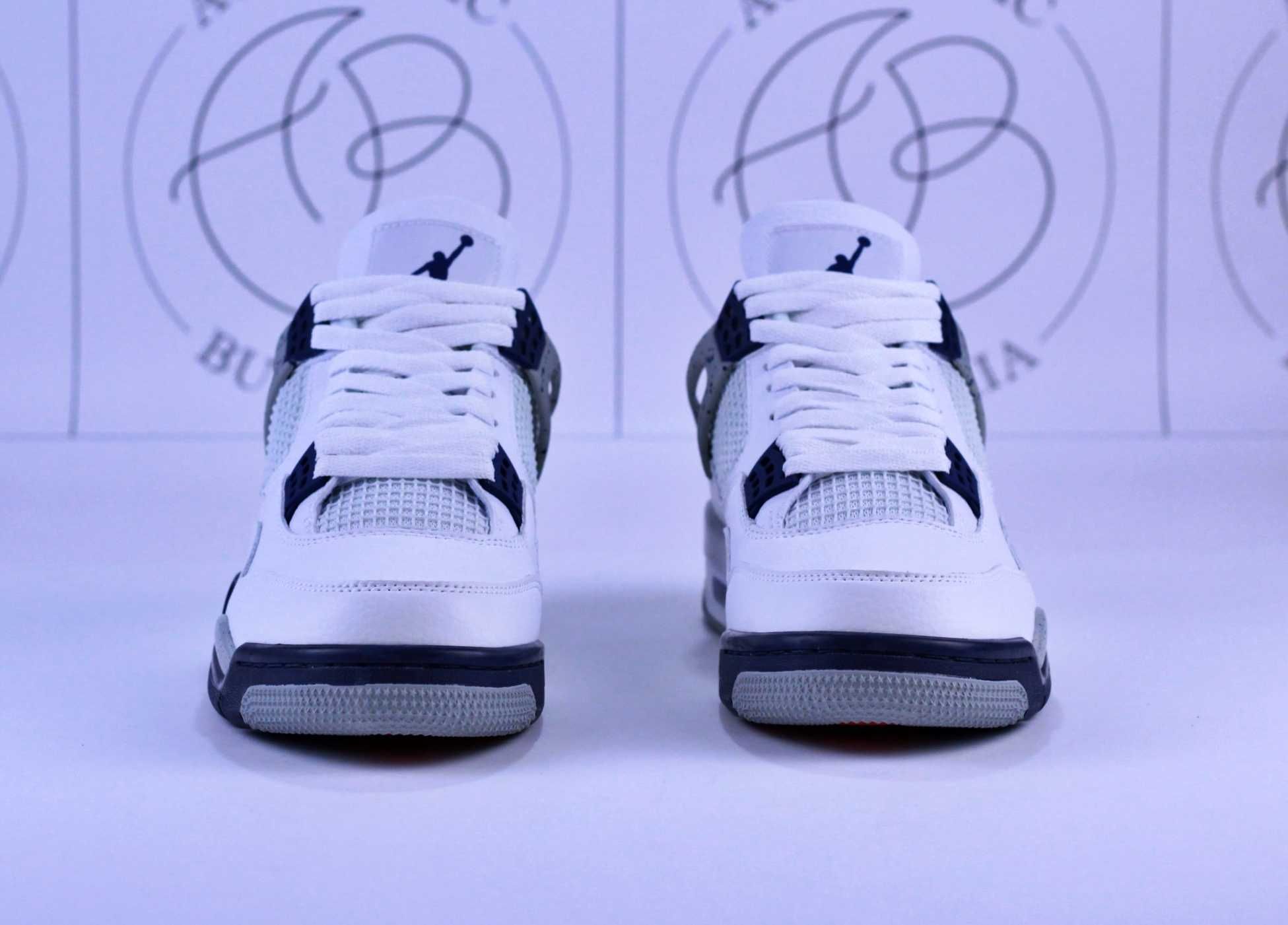 Nike Air Jordan Retro 4 Midnight Navy KAWS Black Lightning Neon Обувки