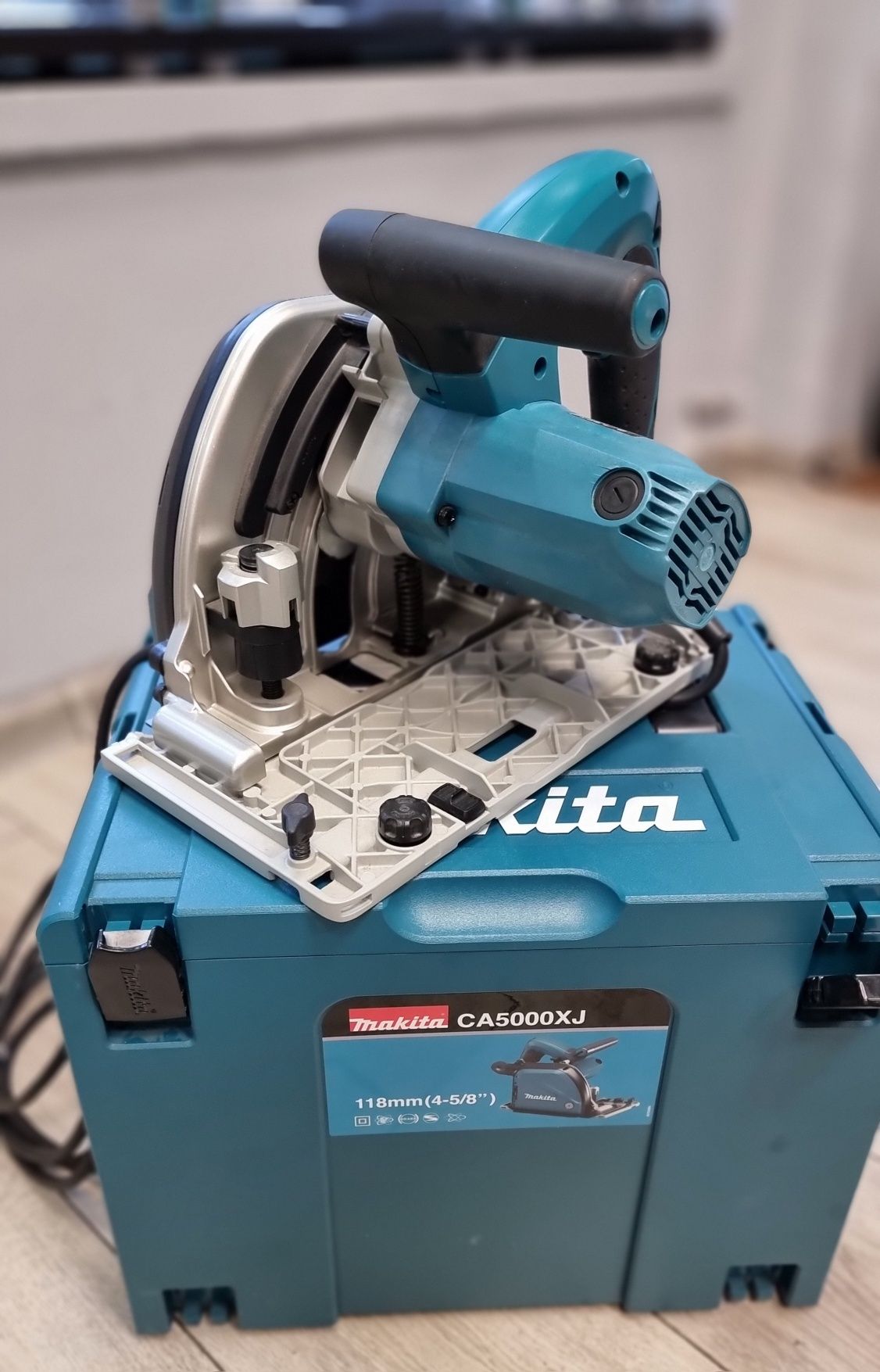 Amanet F28: Debitator metale Makita CA5000XJ