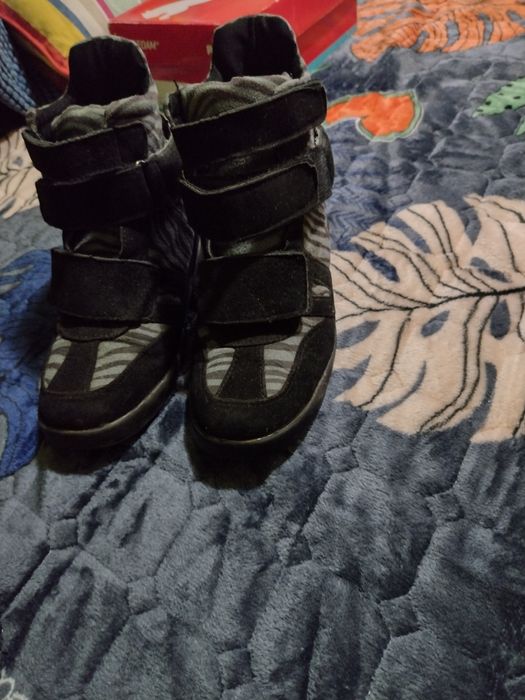 Ghete ,teniși ,sandale diverse modele  papuci