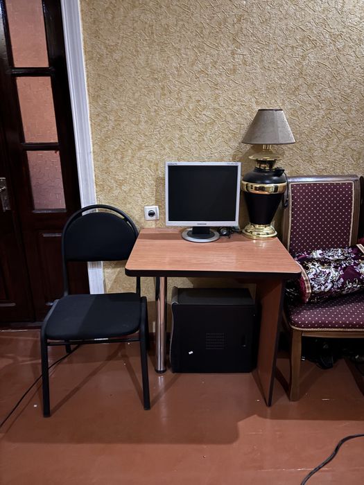 Продается стол с компютеорм