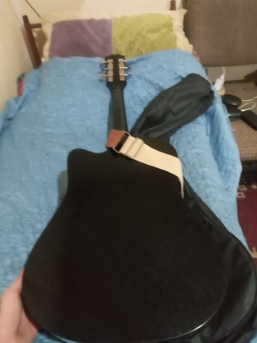 Гитара акустическая