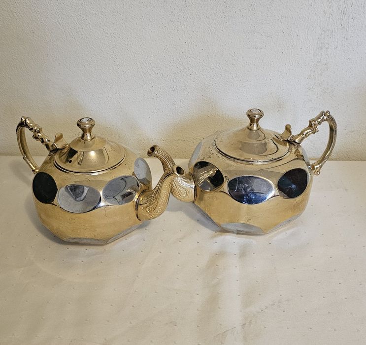 2 ceainice aurite,made in Korea.