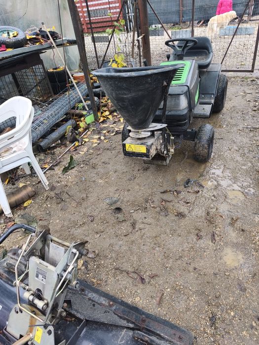 Lamă de zăpadă și sărăriță