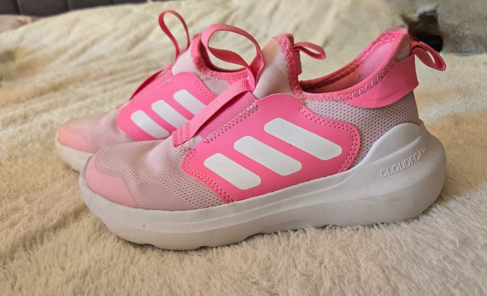 Маратонки адидас