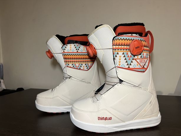 Женские ботинки для сноуборда, сноубордические ботинки женские.