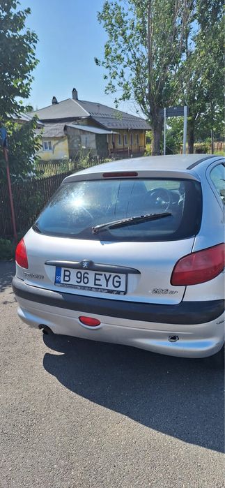 Se vinde peugeot 206 pentru dezmembrarii