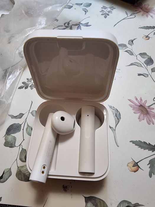 Vând casti wireless