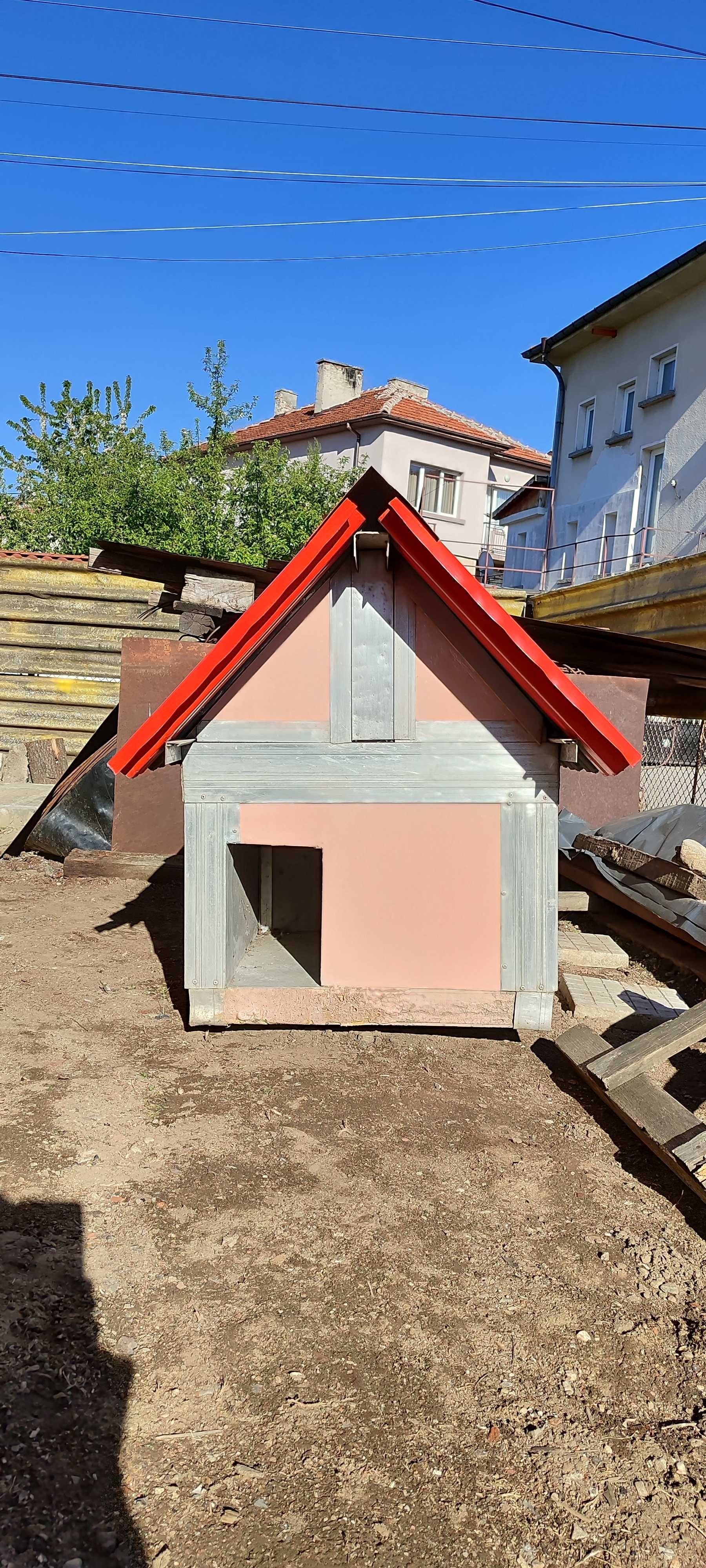 Продавам кучешка колиба
