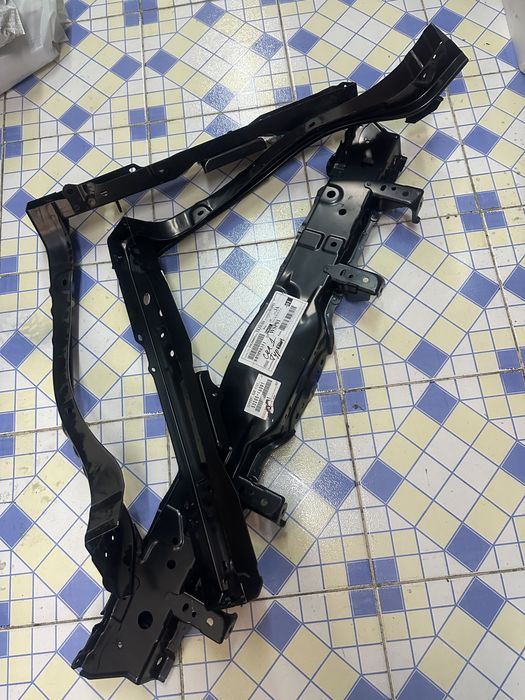 Продам телевизор в оригинале на Lexus RX 350