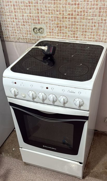 Электрическая кухонная плита