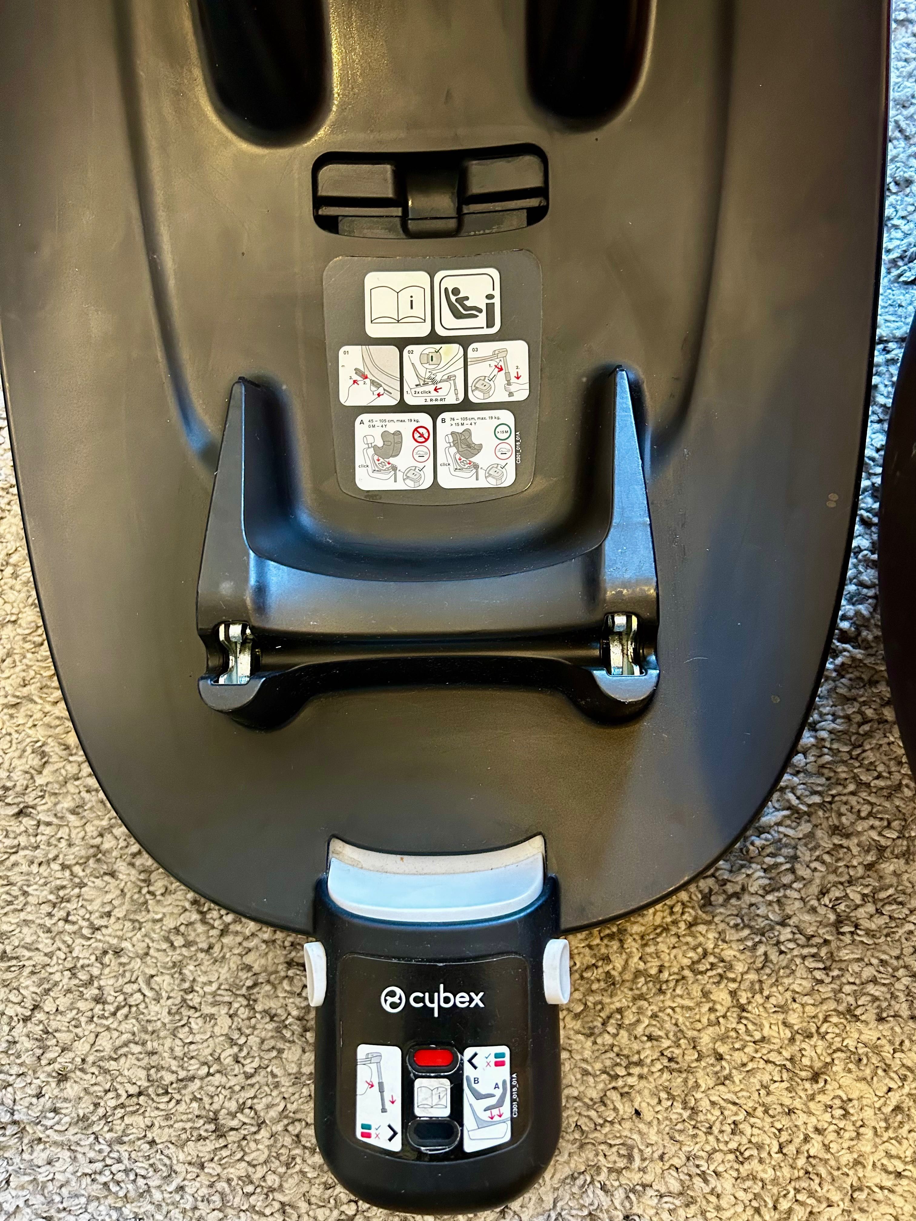 Детско столче за кола Cybex Sirona M i-Size Gold с Isofix база