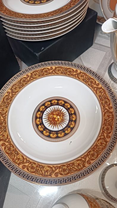 Фарфоровый сервиз Versace