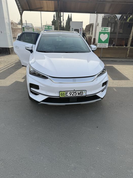 Byd tank 4.4 sekund 550 ot kuchi