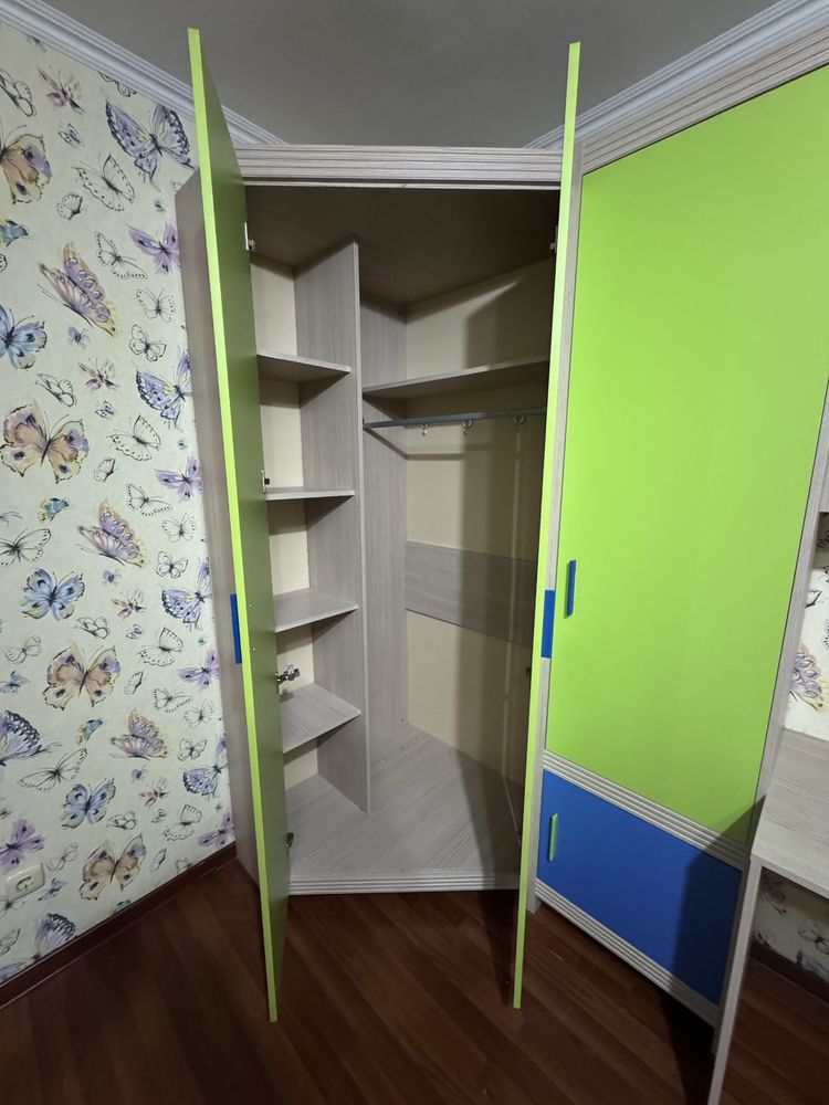 Продам детскую стенку