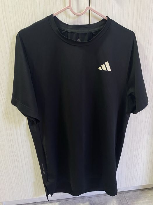 Tricou negru sintetic adidas