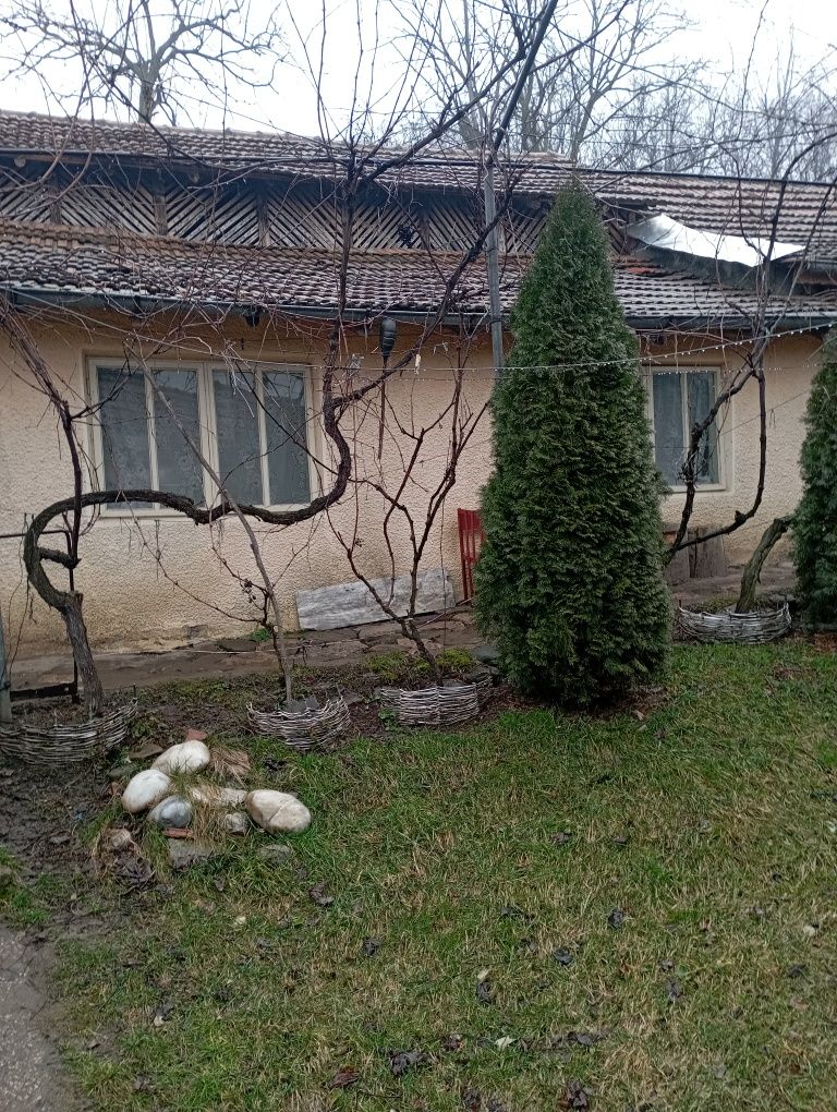 Vând casă din 2 corpuri în Policiori _ Buzau