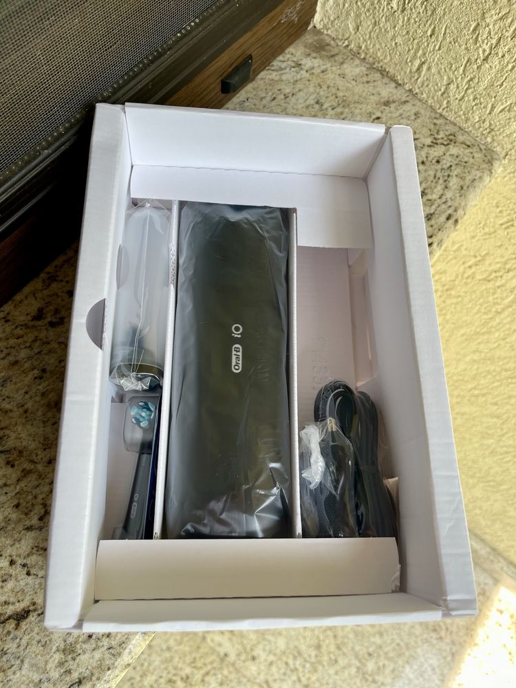 NOU! Periuta de dinti electrica Oral B IO7 Negru