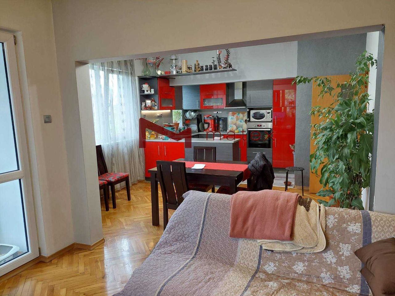 Продава се Четиристаен апартамент в Варна, Централна поща - 135 кв.м за 1408 €/кв.м - Снимка #2
