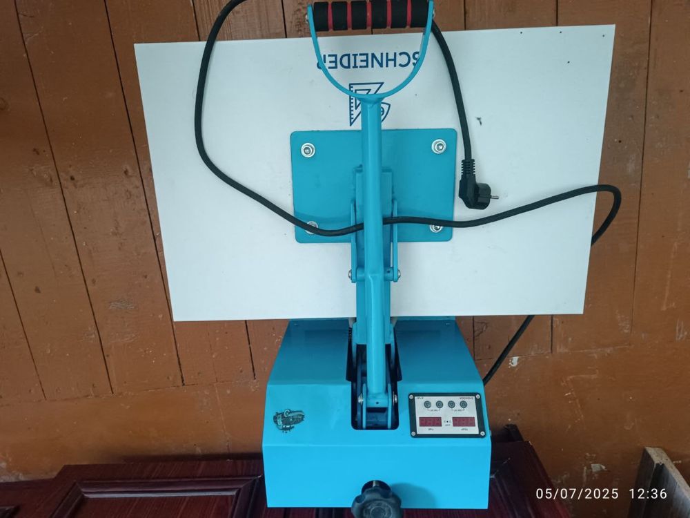 Press sotladi kiymga naqsh yopshtradi