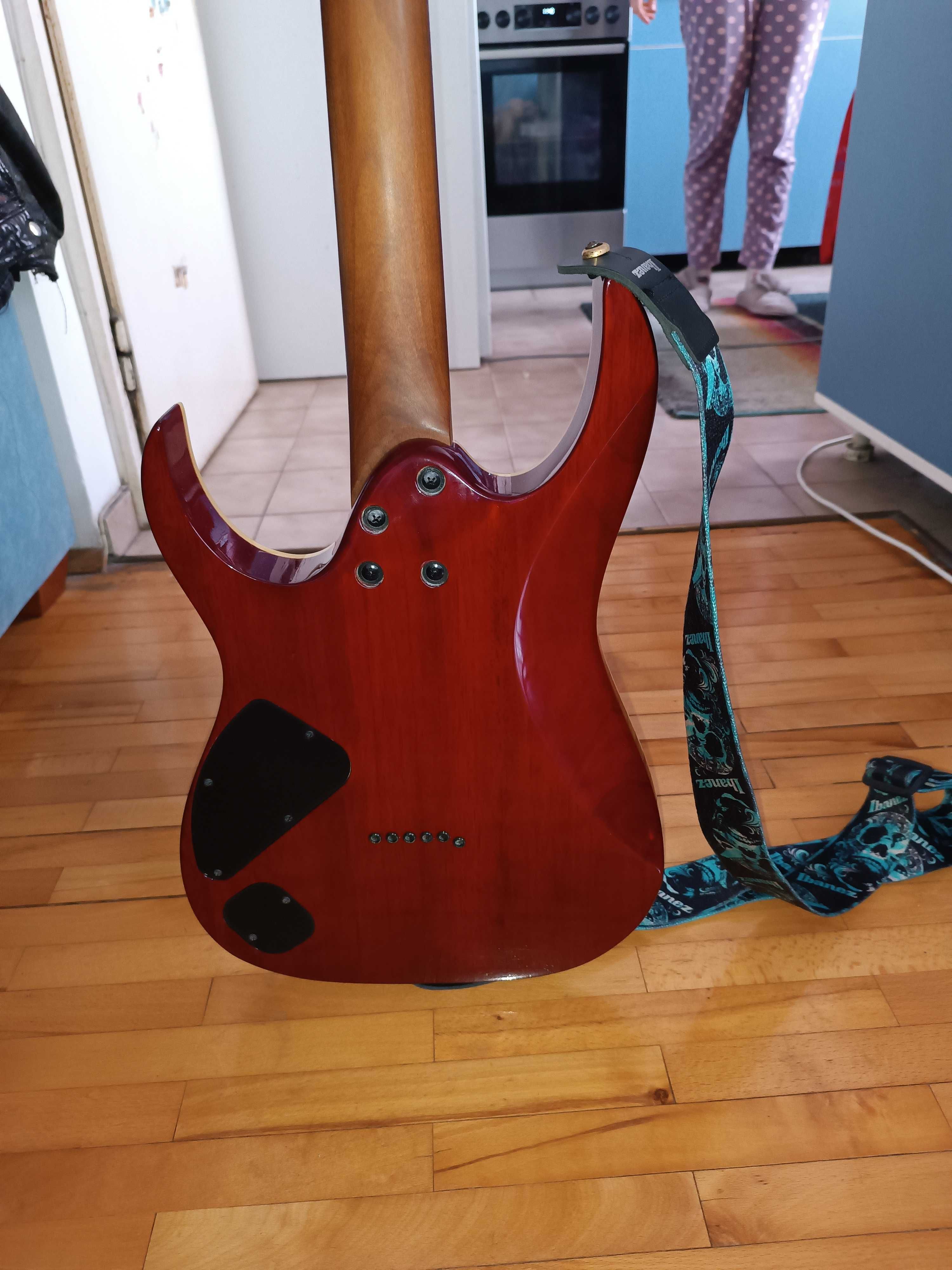 Продавам Fender Strat SSH и Ibanez Blue Reef Gradation