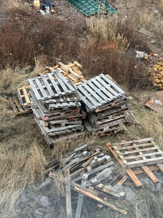 Поддоны сломанные