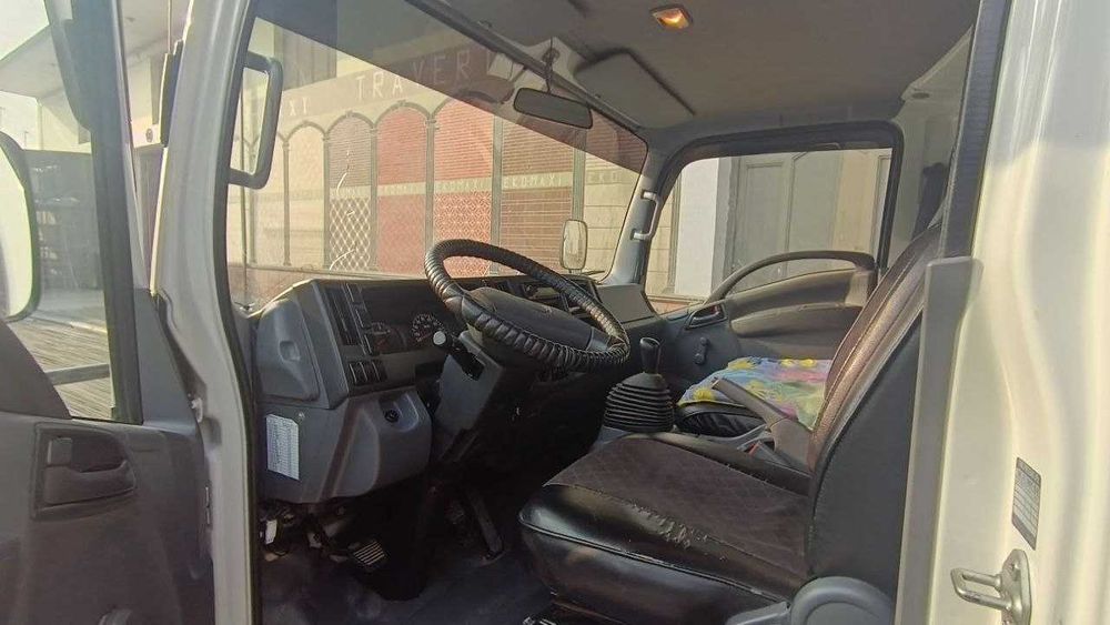 Грузовой автомобиль ISUZU NPR 82L Пробег 103 000 км Год 2016 как новый