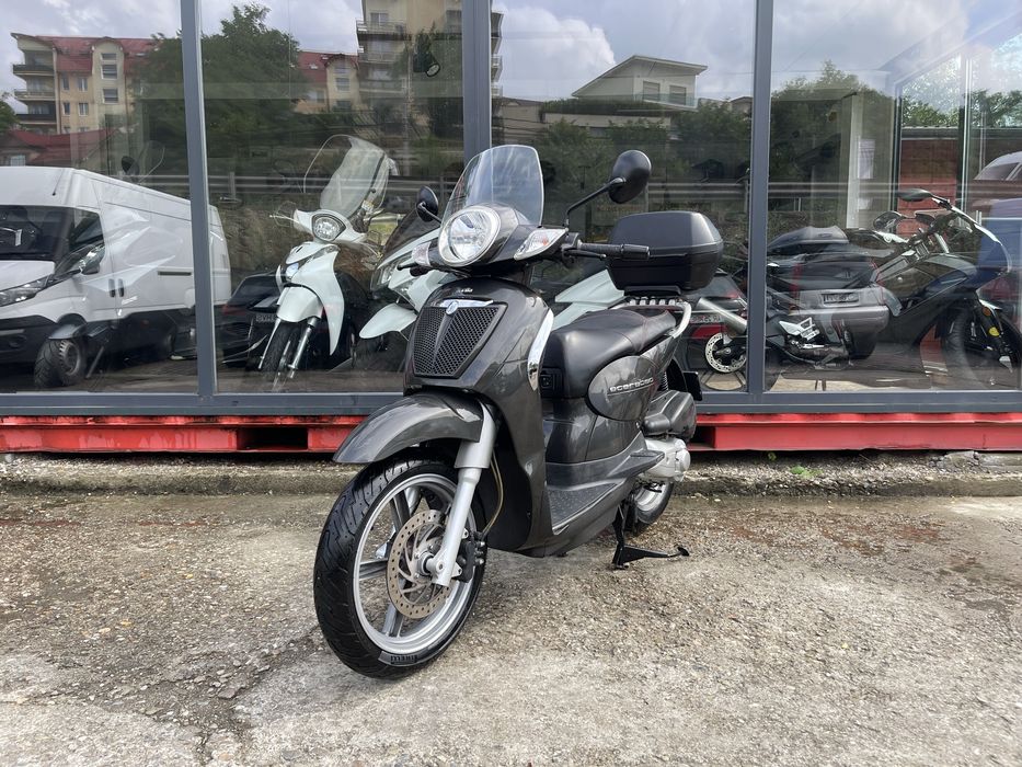 Scuter Aprilia Scarabeo 125 cc