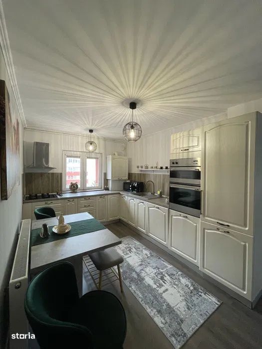 Apartament cu 4 dormitoare,80mp,parcare, Zona Zorilor