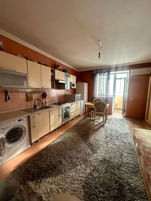 Продам 2-комн квартиру (кухня-студия и комната). Г. Астана, 7-я поликл