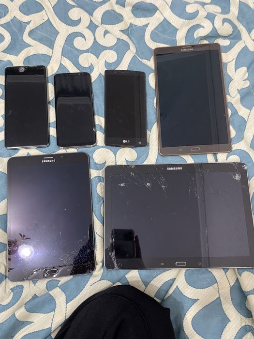 продам планшеты и телефоны на запчасти