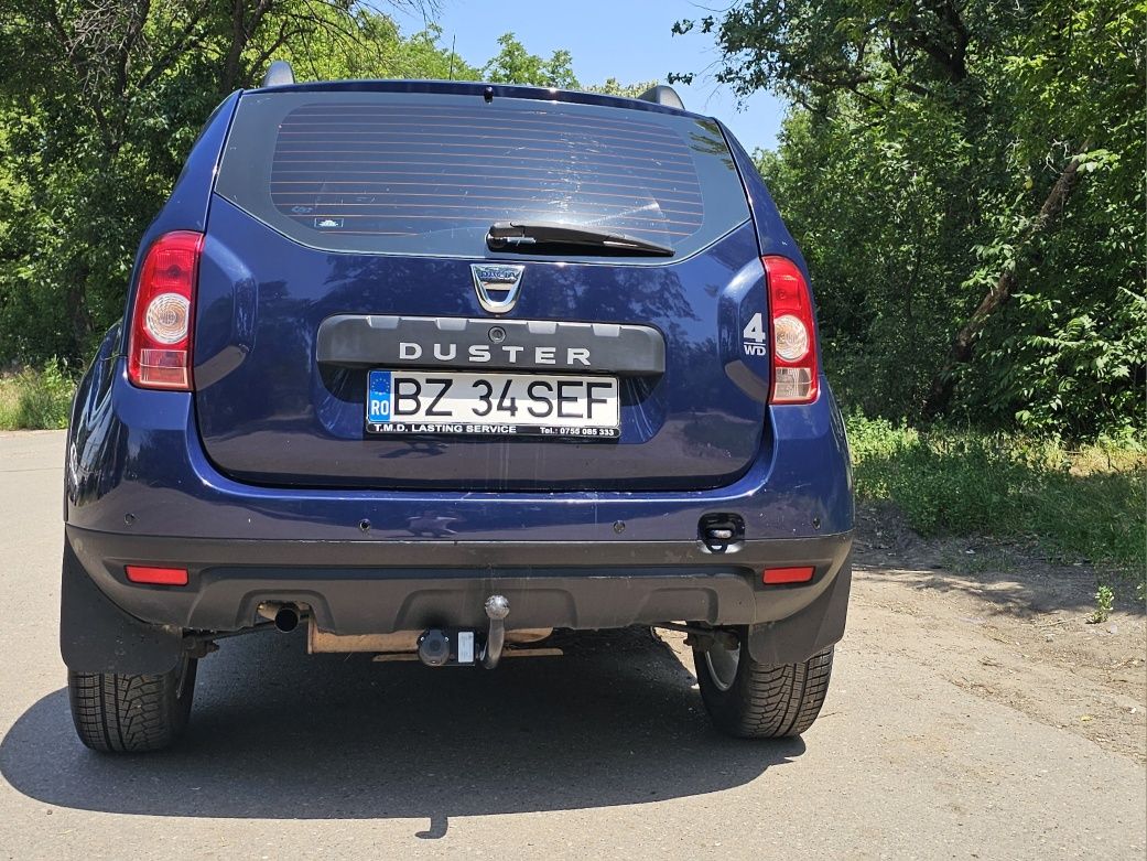 Vând Dacia duster