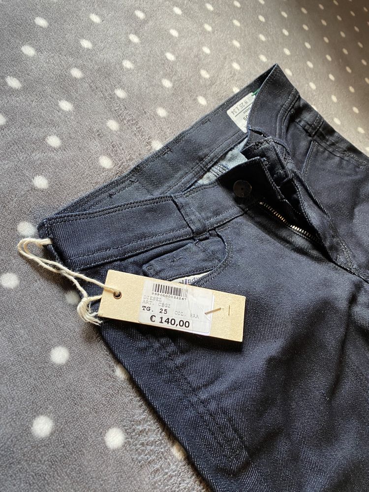 Jeans Diesel Noi , cu eticheta