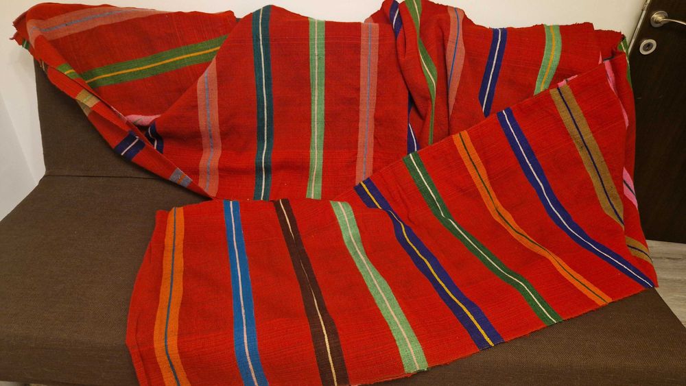 Pres traditional din lana