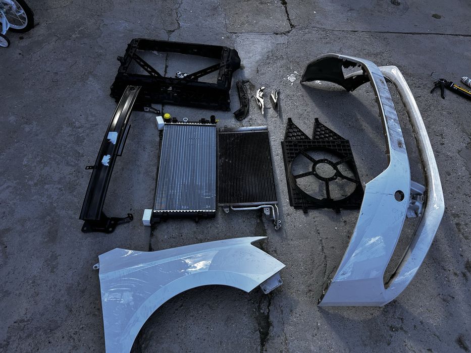 Bară fată.aripă dreapta față radiatoare tragher armstura skoda fabia 3