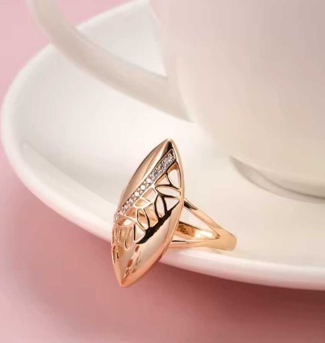 GR5, inel placat aur 14k,model deosebit, zirconiu alb, nou si marcat