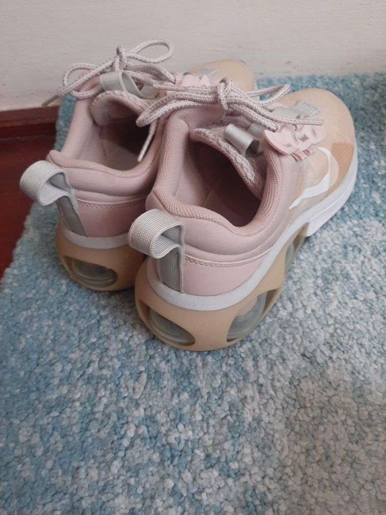 Adidasi air max de damă