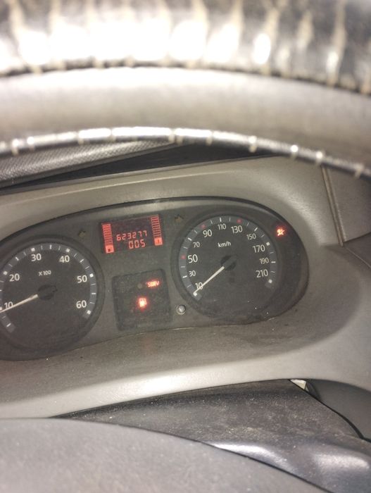 Vând Renault trafic modelul lung