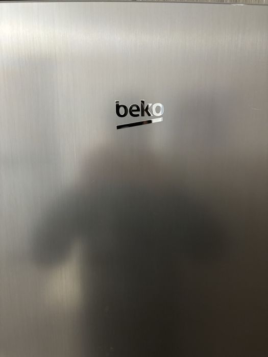 Congelator BEKO,intretinut foarte bine.Urgent