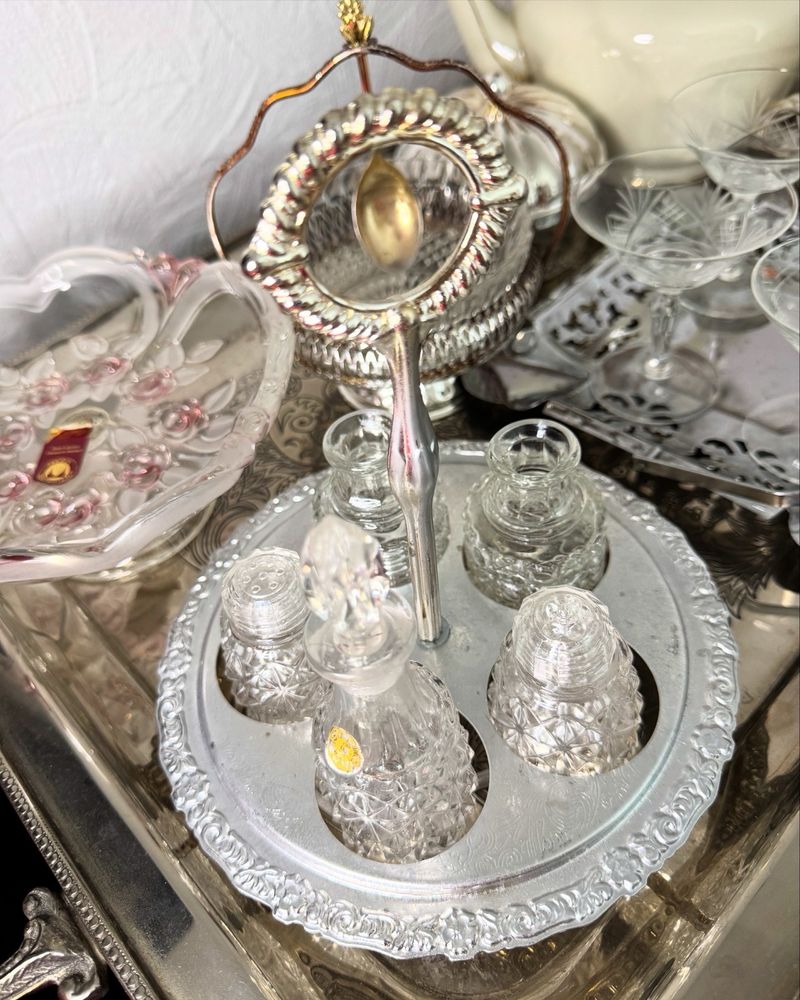 Set obiecte din cristal ,portelan,sticla ,meral argintat PRET FIX