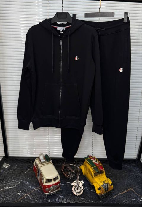 Мъжки анцуг Монклер